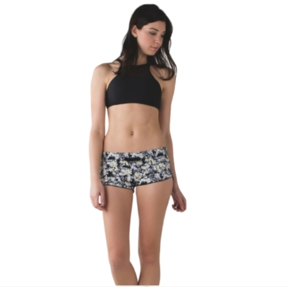 Lululemon Water: Surf Short Crosscourt Petal Black Clarity Yellow *Reversible 4 - Picture 7 of 16